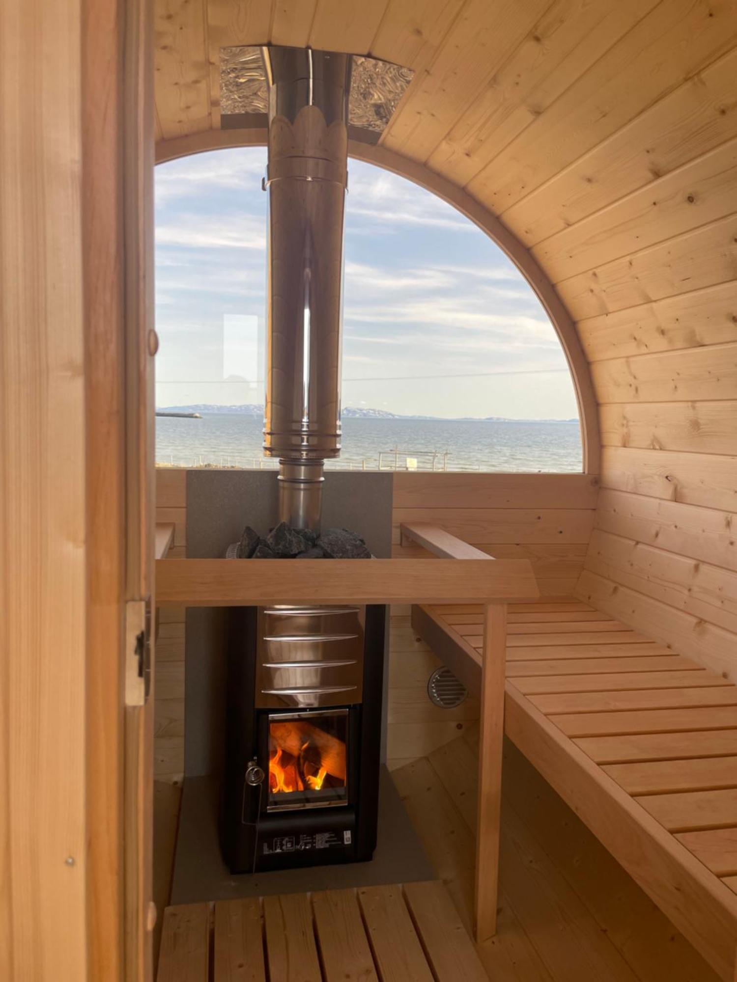 Ekkeroy Lodge - Arctic Living Vadso Luaran gambar